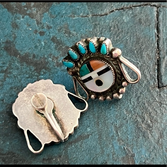 Vintage Native American Sterling Silver Zuni Sunface Earrings - Picture 4 of 8